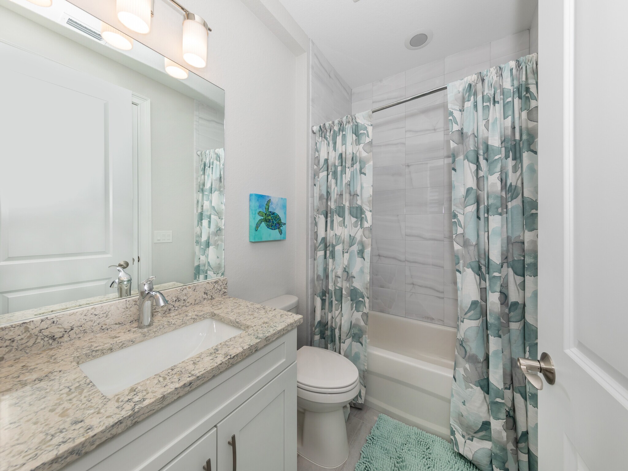 Building Photo - 906 E Venice Ave