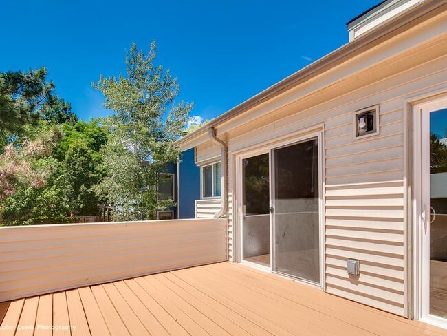 Building Photo - 1140 Poplar Ave