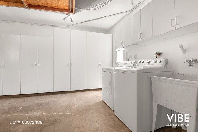 Building Photo - 222 Lupe Ave