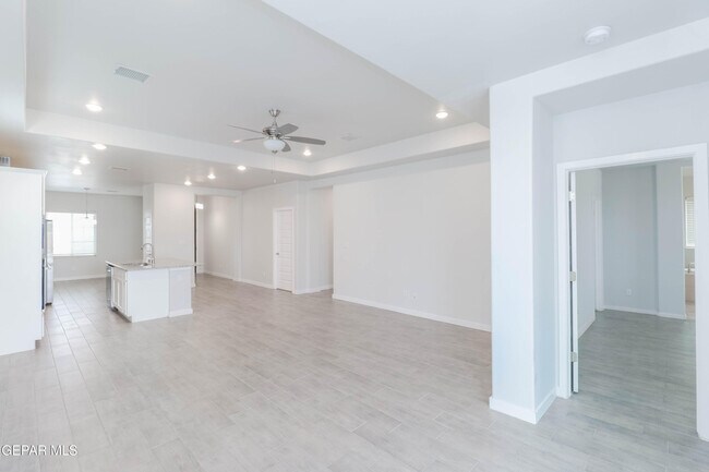 Building Photo - 12832 Haxby St