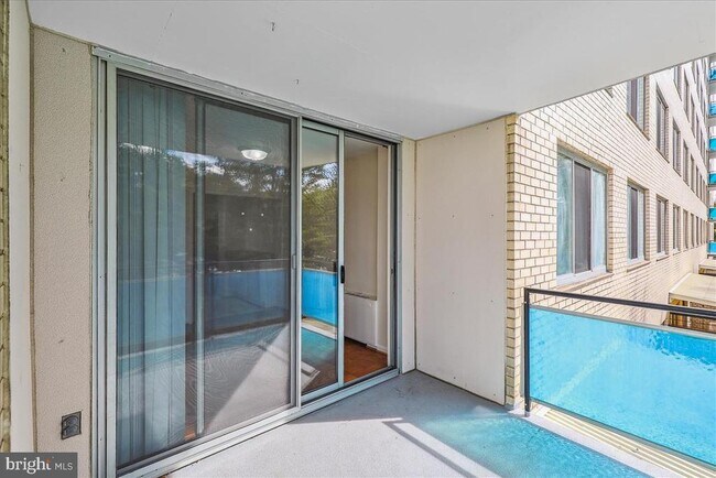 Building Photo - 10401 Grosvenor Pl