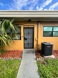 Building Photo - 1845 Pembroke Rd