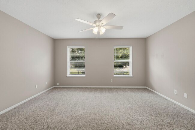 Building Photo - 3007 Eagle Lake Dr