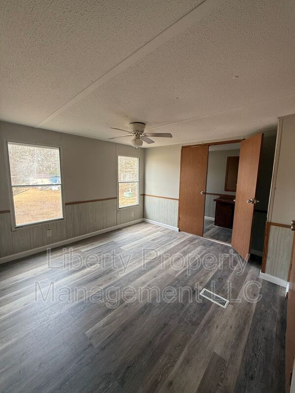 Building Photo - 1019 John Godfrey Rd