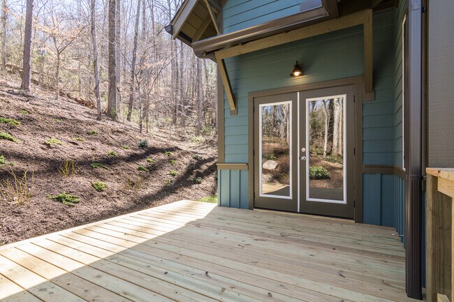 Building Photo - Gorgeous,  North Asheville Cottage