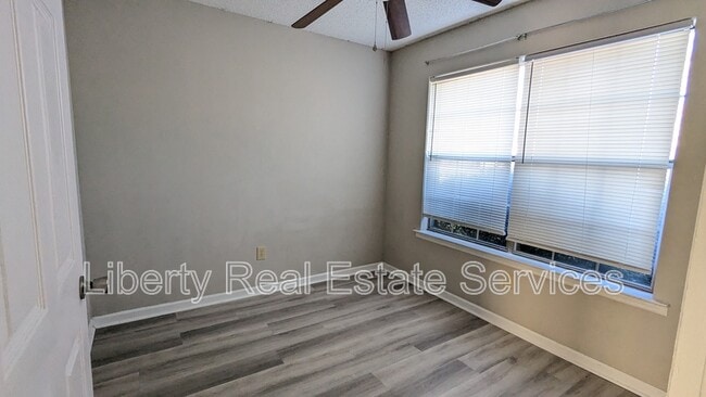 Building Photo - 122 Crosby Dr