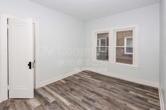 Building Photo - 3300 E 149th St