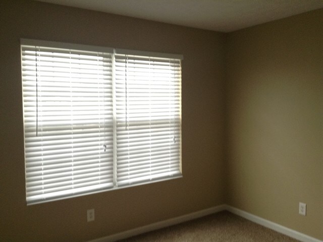 Building Photo - 71 Meadow Crest Drive