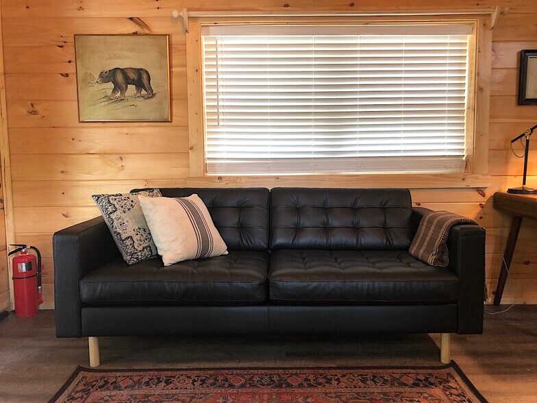 Building Photo - 1566 Old Mill Rd