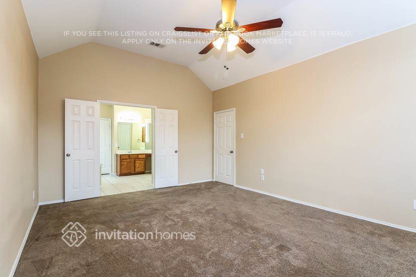 Building Photo - 2360 Merlin Dr