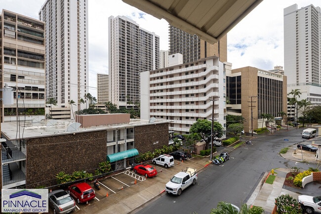 Building Photo - 240 Lili?uokalani Ave