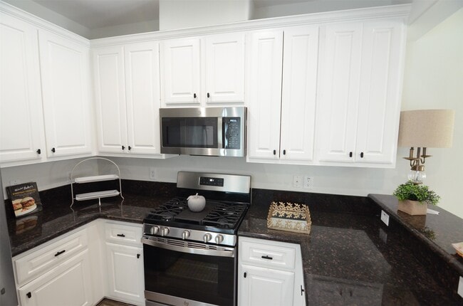 Building Photo - 2201 Naomi St