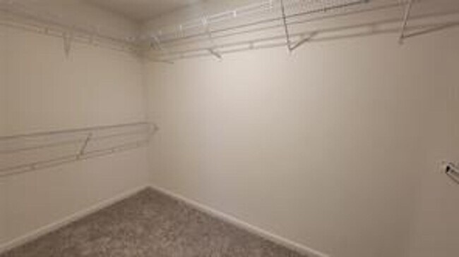 Building Photo - Stunning and Spacious 3-bed, 2.5-bath new ...