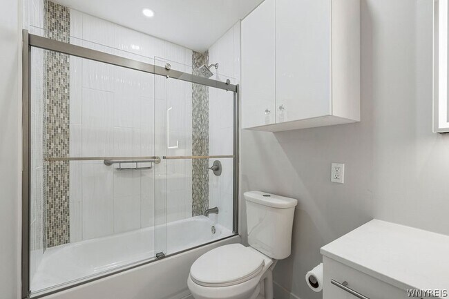 Building Photo - 855 Madison Ave