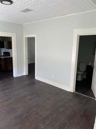 Building Photo - 1107 Avenue A