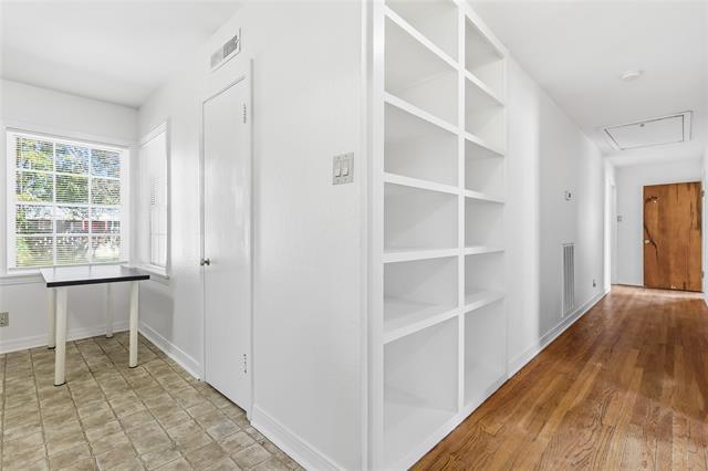 Building Photo - 1822 W Hickory St