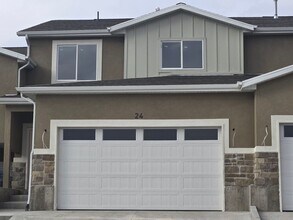 Building Photo - Brand New 3 Bedroom 2.5 Bath with Upscale ...