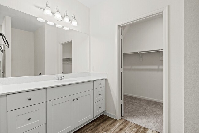 Building Photo - 6306 Highland Trl Dr