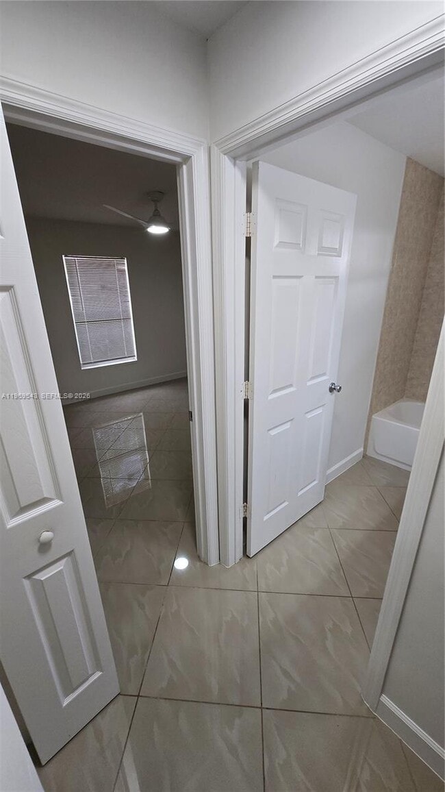 Building Photo - 250 Ipswich St