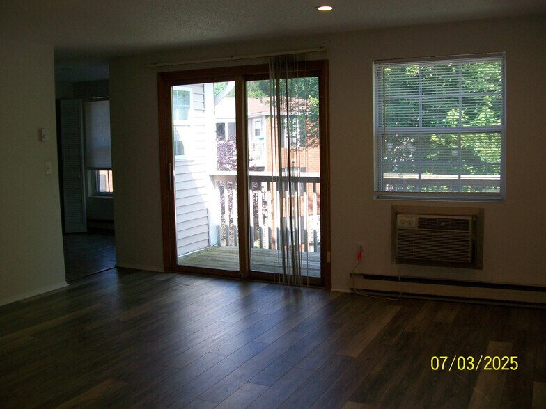 Building Photo - 120 Heather Rdg