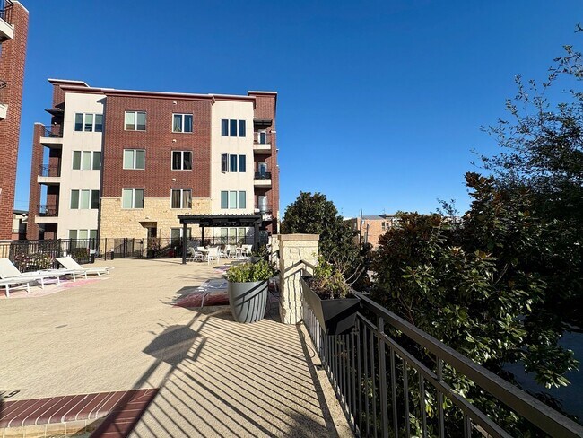 Building Photo - 1900 Genesee St