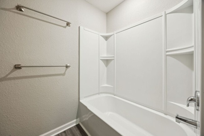 Building Photo - Adorable 3/2 in Lumber Creek