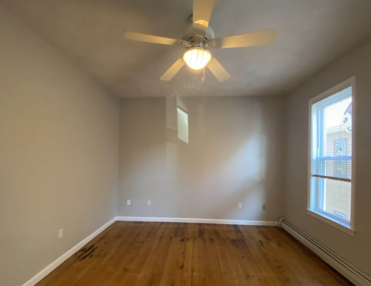 Building Photo - 11 Beacon St