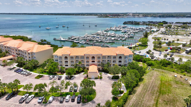 Building Photo - 34 Harbour Isle Dr W