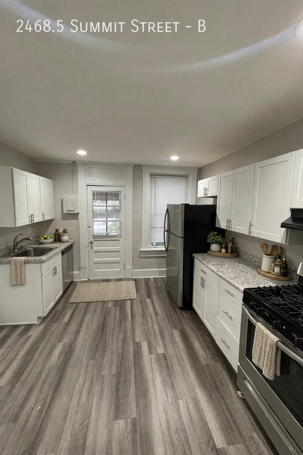 Building Photo - 2468.5 Summit St