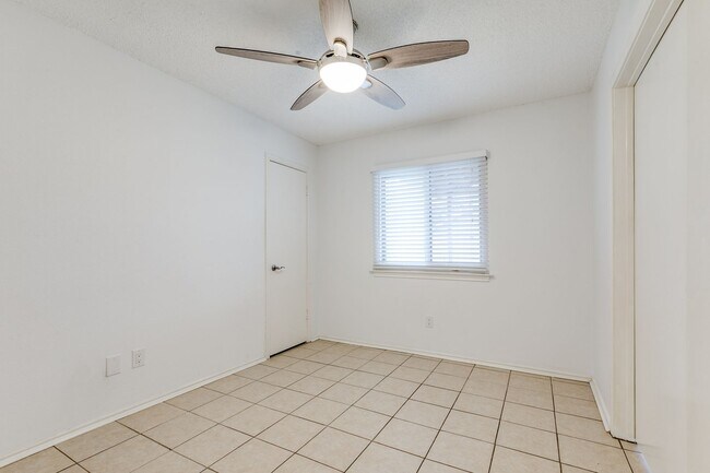 Building Photo - 3-BEDROOM HOME IN STONERIDGE, NORTH EAST I.S.D.