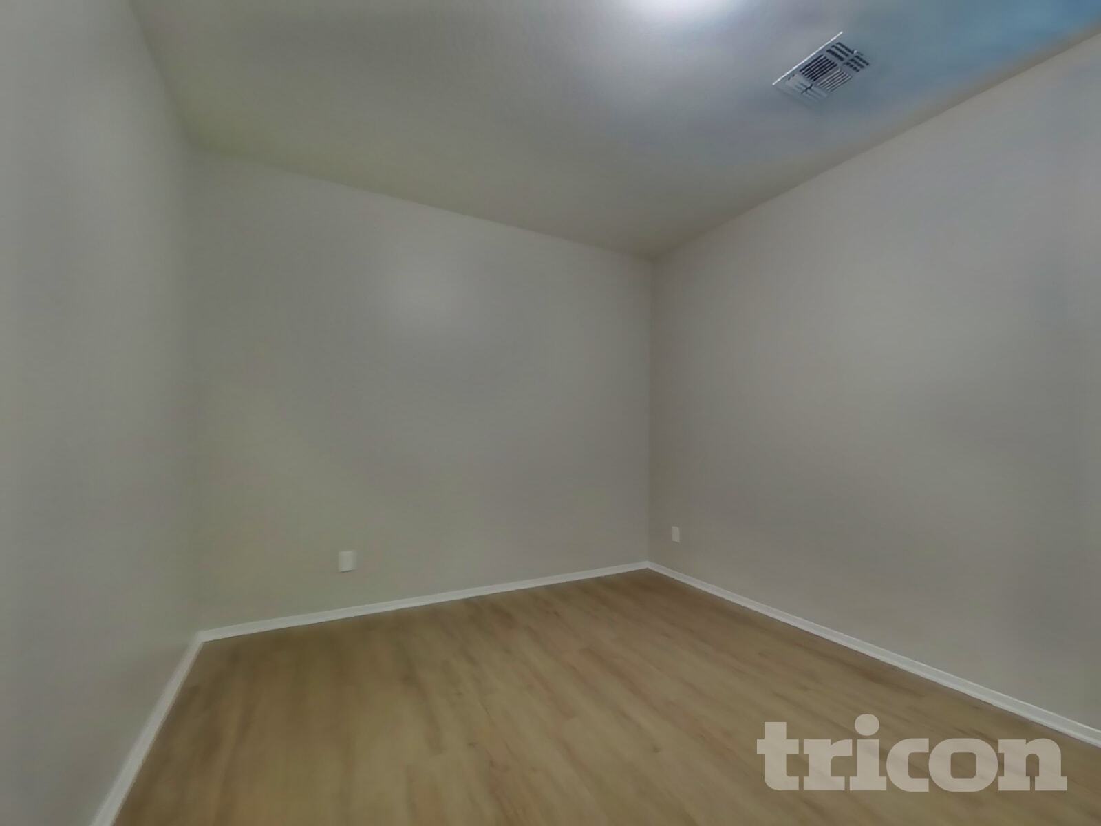 Building Photo - 15831 W Port Royale Ln