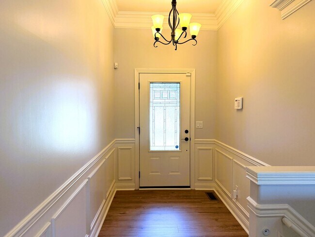 Building Photo - 8123 Autumn Dr