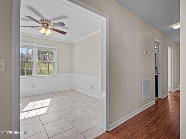 Building Photo - 101 Quality Ln