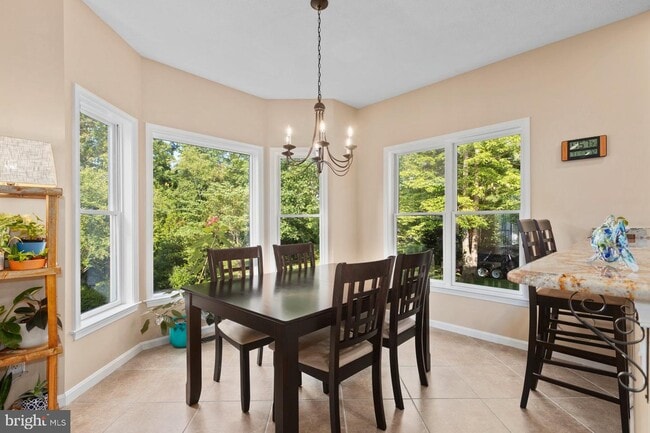 Building Photo - 22388 Deerpath Ct