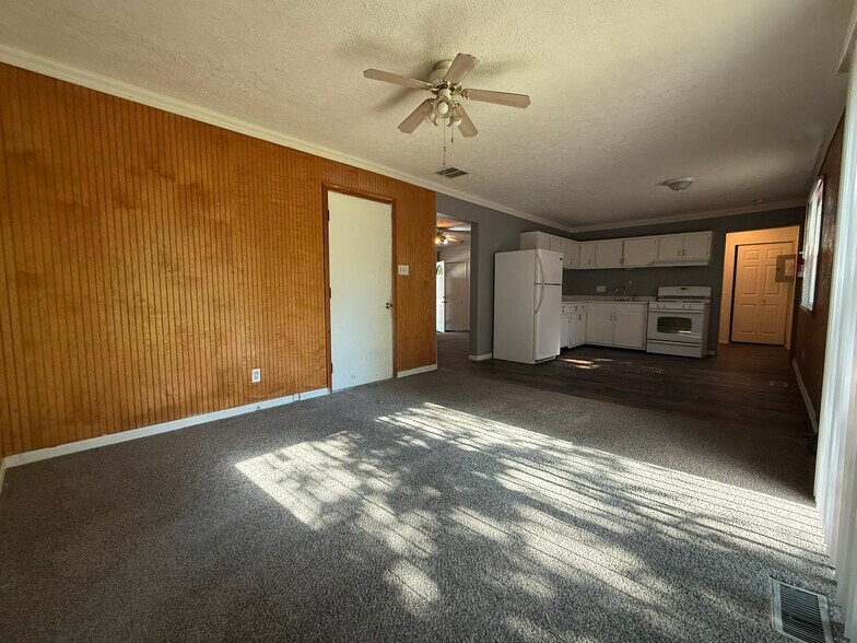 Building Photo - 1517 Sedlak Ct
