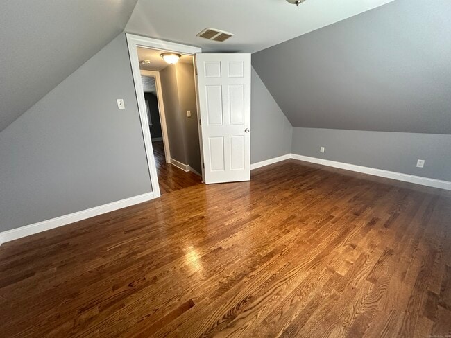 Building Photo - 18 Woodmont Rd