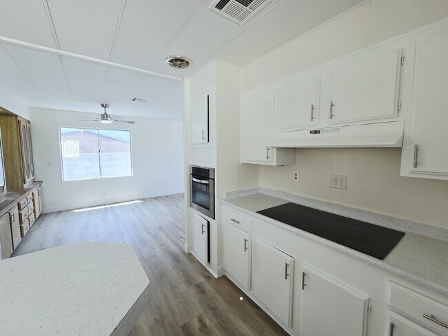 Building Photo - 220 Hopi Ln