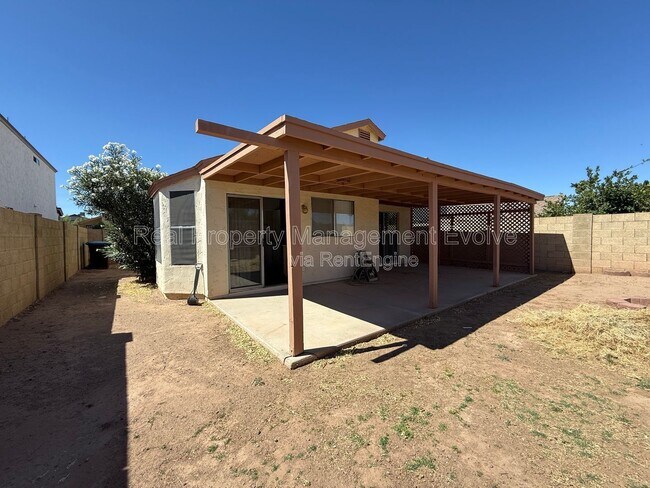 Building Photo - 3936 W Chama Dr