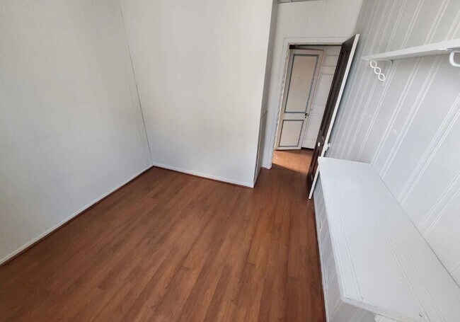 Building Photo - 211-213 Montgomery Avenue