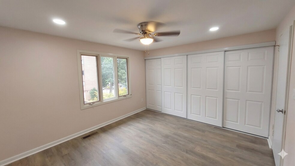 Building Photo - 971 S Taylor St