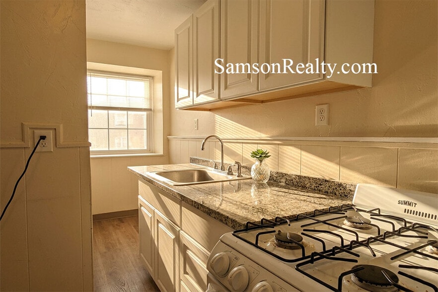 Building Photo - 67 Slater Ave