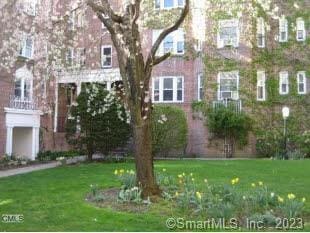 Building Photo - 70 Strawberry Hill Ave