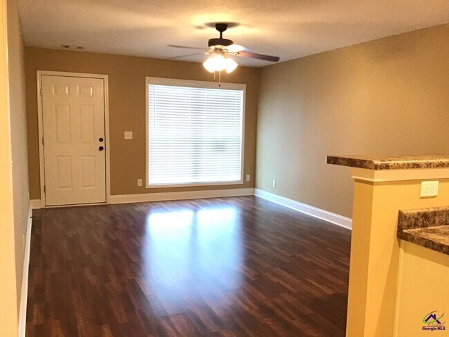 Building Photo - 108 Pershing Pl Ct