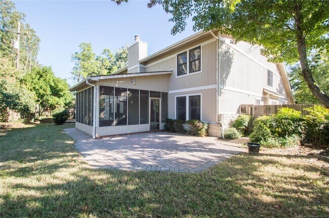 Building Photo - 4 Bed | 3 Bath in Central Tulsa!