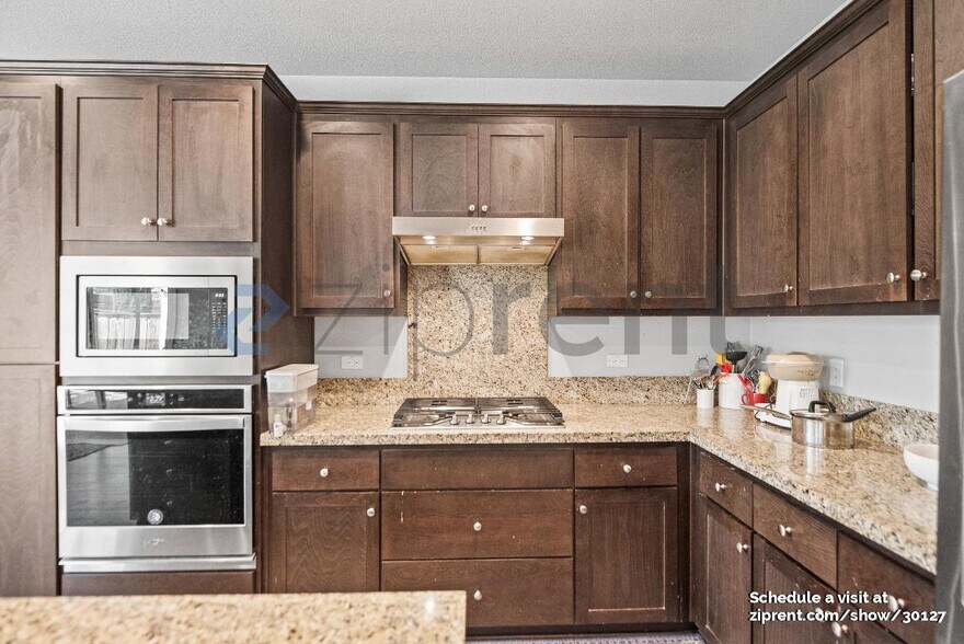 Building Photo - 272 Hopkins Ct