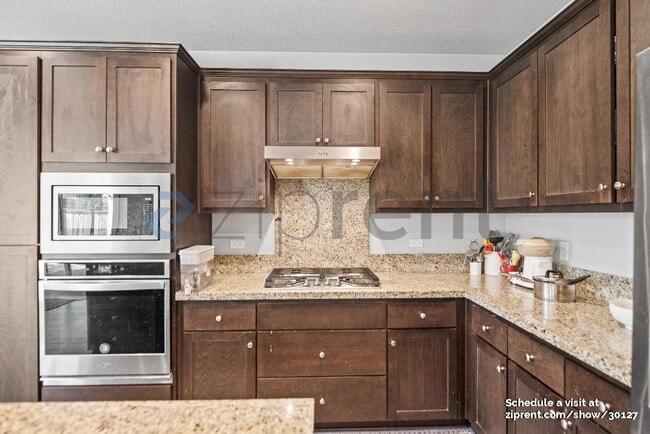 Building Photo - Unit