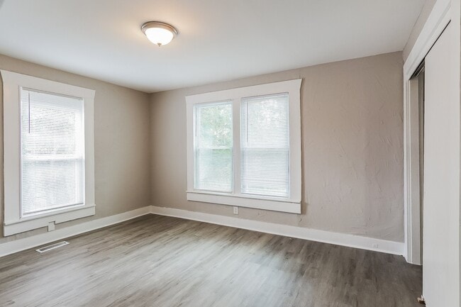 Building Photo - 4712 Terrace M