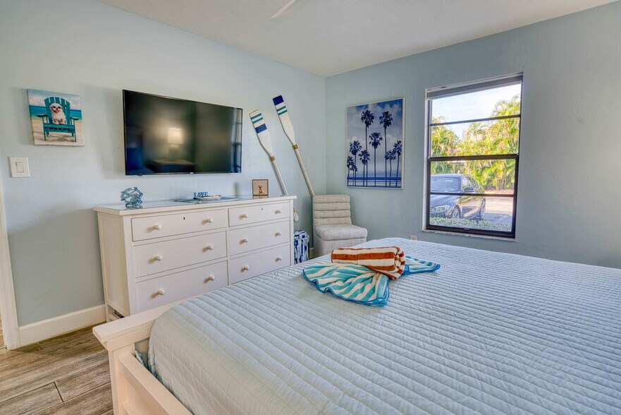 Building Photo - 600 Neapolitan Way