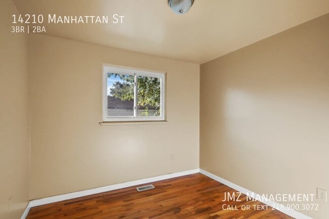 Building Photo - 14210 Manhattan St