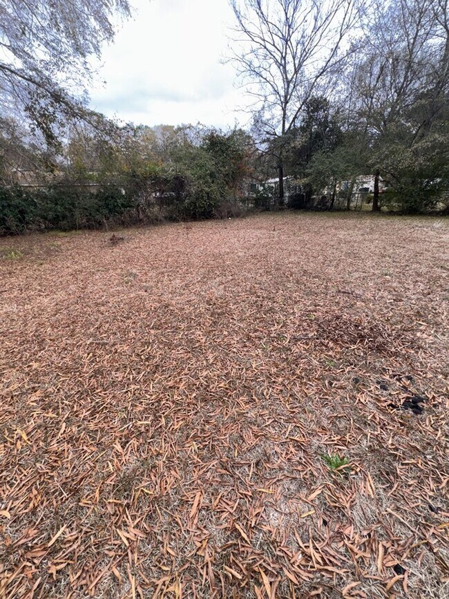 Building Photo - 1127 Harness Dr